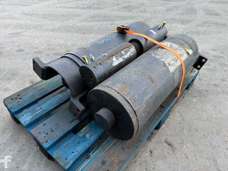 Podvozkový díl  Cat 7 (5)