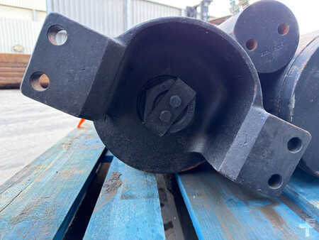 Podvozkový díl  Cat 7 (6)