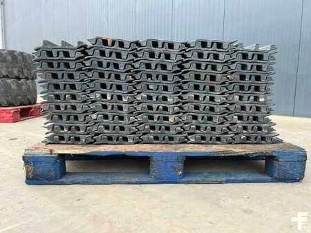 Chassidel
  Hyundai 4 (5)