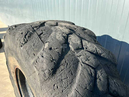 Dekk  Michelin 4 (7)