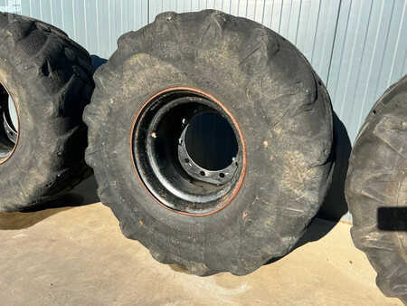 Dekk  Michelin 4 (8)