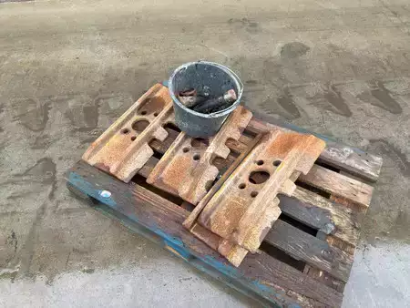 Fahrgestellteil  Cat 4 (1)