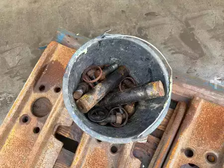 Fahrgestellteil  Cat 4 (2)