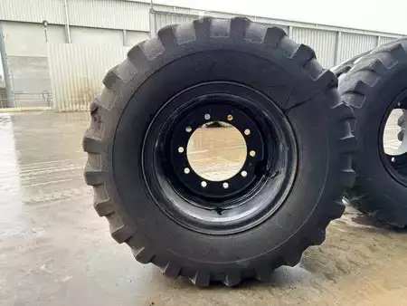 Gumiabroncs  Bridgestone 4 (15)