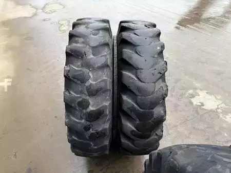 Gumiabroncs  Bridgestone 4 (16)