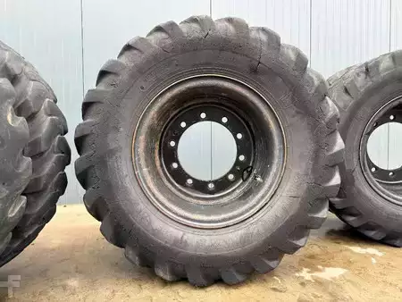 Gumiabroncs  Bridgestone 4 (6)