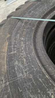 Muut  [div] 11x ADVANCE Tyres 18.00-33 (5)