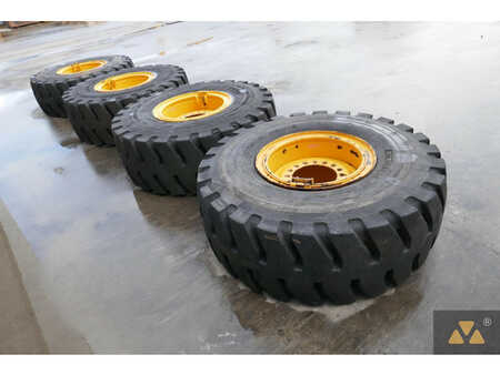 Tyres  DOUBLE COIN 4 (4)