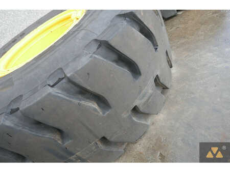 Tyres  DOUBLE COIN 4 (7)