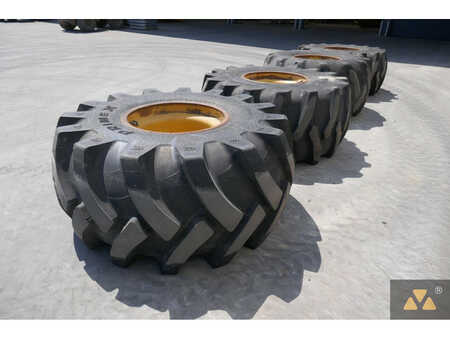 Tyres  Caterpillar 4 (5)