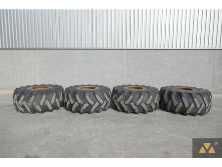 Tyres  Caterpillar 4 (3)