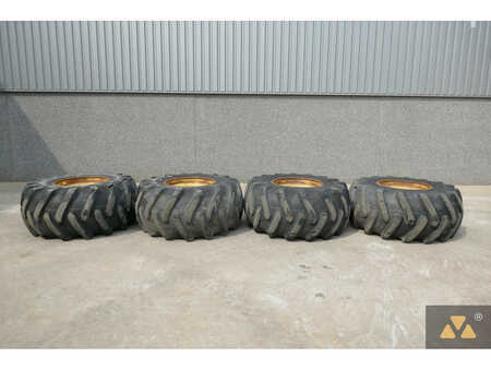 Tyres  Caterpillar 4 (3)