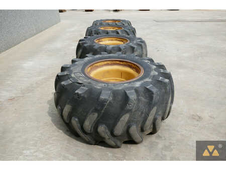 Tyres  Caterpillar 4 (6)