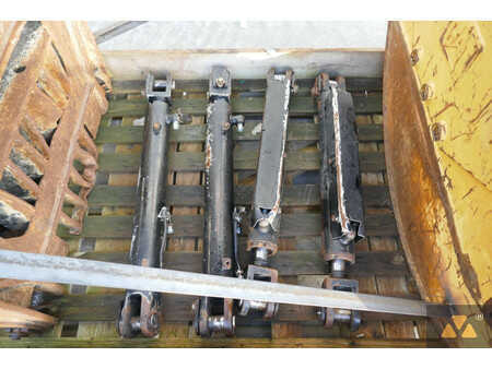 Sonstige  Caterpillar 4 (11)