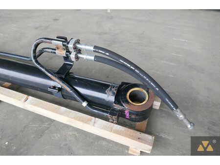 Sonstige  Caterpillar 4 (11)