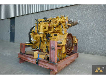 Voimansiirto  Caterpillar 4 (4)