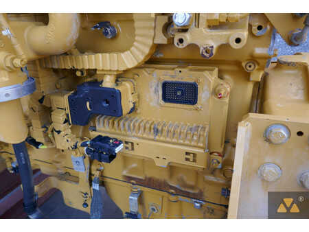 Voimansiirto  Caterpillar 4 (9)