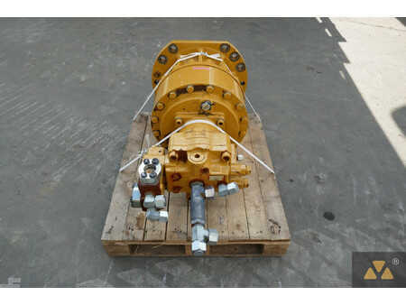 Outro  Caterpillar 4 (7)