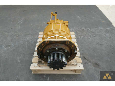Outro  Caterpillar 4 (7)