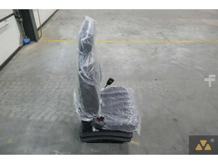 Pozostałe  Caterpillar 7 (2)