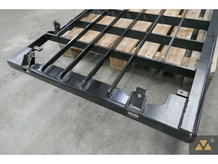 Pozostałe  Caterpillar 7 (9)