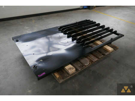 Pozostałe  Caterpillar 7 (5)