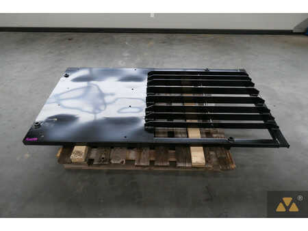 Pozostałe  Caterpillar 7 (8)