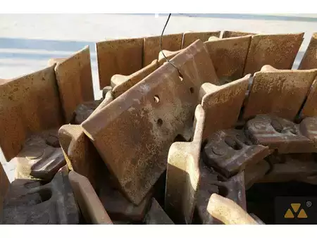 Andet  Caterpillar 4 (13)