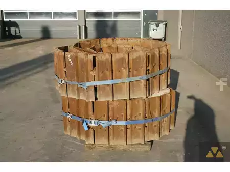 Andet  Caterpillar 4 (3)