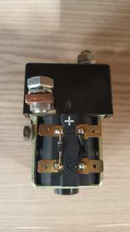 Kontrola motoru  Albright Gebruikte Albright contactor (2)