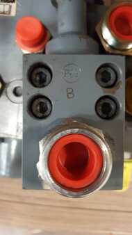 Impianto idraulico  Jungheinrich Gebruikt verdeelblok incl hendels voor Jungheinrich (2)