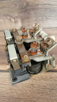 Controle do motor  Nichiyu Gebruikte Nichiyu-nyk contactor compleet 2x (3)