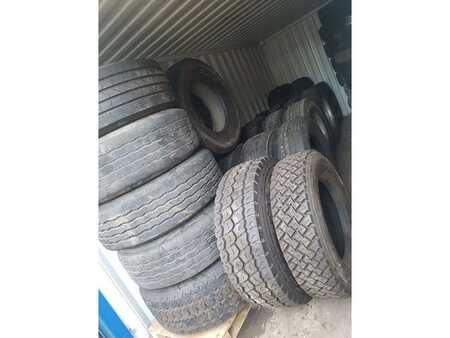 Tyres  [div] 4 (2)