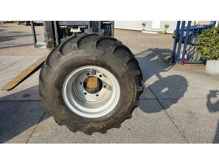 Gumiabroncs  Titan 7 (11)