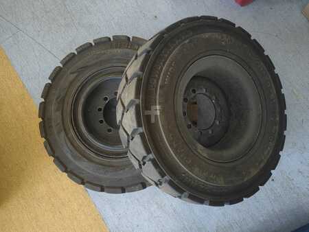 Ruote  [div] Trelleborg 7.00-12 with rims (1)