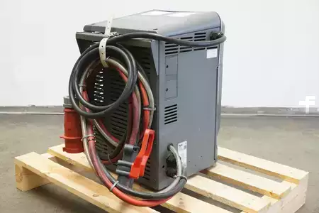 Oplader andre 2018  Hawker LIFEiQ Modular TC3 IQ 80V / 144A (2)