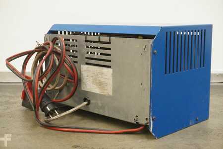 Töltsön másokat - Hawker time D E 24V/20A (2)