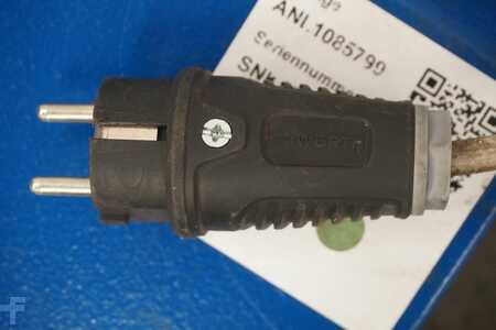 Töltsön másokat - Hawker time D E 24V/20A (4)