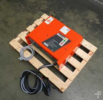 Ladegerät sonstige 2018  industrie automation powertron E24V/ 80A (1)