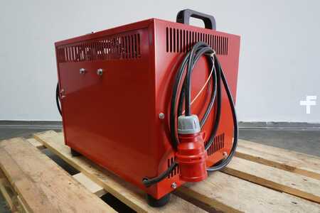 Nabíjet ostatní 2025  BATTERY SUPPLIES NV AQ48T80 48 V/ 80 A (2)