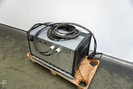 Nabíjet ostatní 2016  TriCOM TriCom Select 48V / 100A (1)