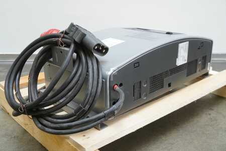 Lataa muut 2020  Triathlon Select 48V/100A (1)