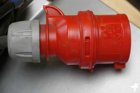 Lataa muut 2020  Triathlon Select 48V/100A (5)