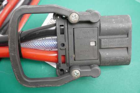 HF 2021  Hoppecke Trak Charger HF Premium Air  D400 G48/120 B-F14 TC (4)