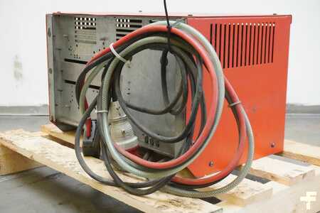 Lataa muut - industrie automation Intronic E 24V/85A + EU (2)