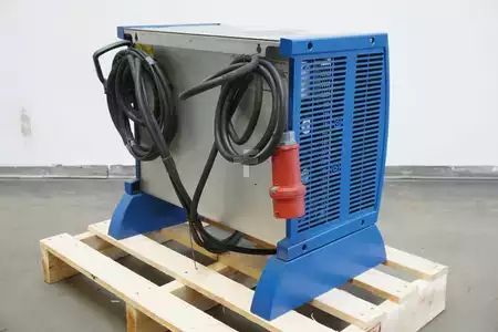 HF 2015  Benning Belatron Li D400G24/120B-Li 24V/120A (2)