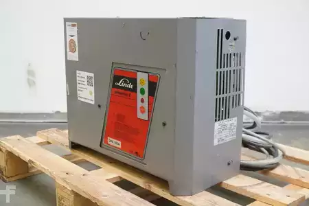 HF 2016  industrie automation powertron E 24 V/80A (1)