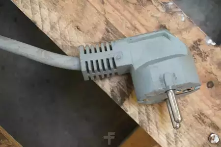 HF 2016  industrie automation powertron E 24 V/80A (5)