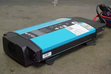 Ladegerät sonstige - Micropower LION 30 48/60 (2)