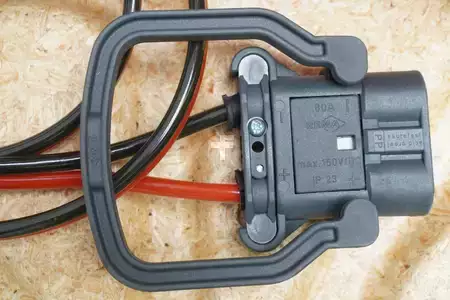 Töltsön másokat 2021  industrie automation intronic B plus E 24V/30A (4)